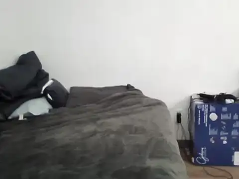 Snapshot of Iliketocooksquirt25 chatting on 02/17/25, 06:26 Iliketocooksquirt25 online show from 02/17/25, 06:26