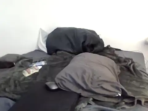 Snapshot of Iliketocooksquirt25 chatting on 03/06/25, 06:26 Iliketocooksquirt25 online show from 03/06/25, 06:26