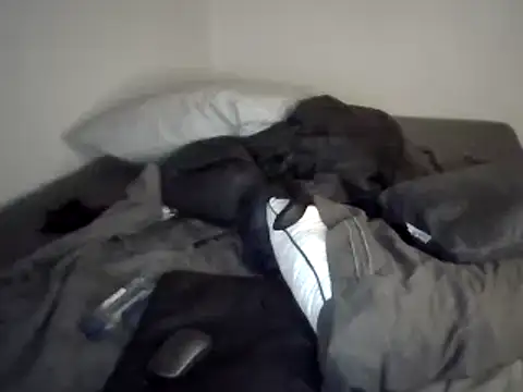 Snapshot of Iliketocooksquirt25 chatting on 03/13/25, 01:07 Iliketocooksquirt25 online show from 03/13/25, 01:07