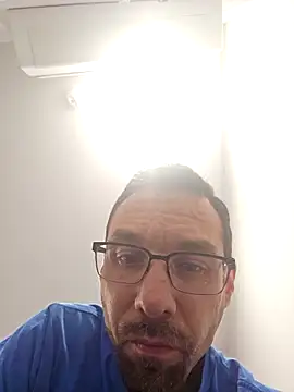 Snapshot of Iliketocooksquirt25 chatting on 03/18/25, 01:43 Iliketocooksquirt25 online show from 03/18/25, 01:43