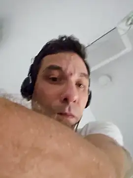 Snapshot of Iliketocooksquirt25 chatting on 10/11/25, 04:05 Iliketocooksquirt25 online show from 10/11/25, 04:05