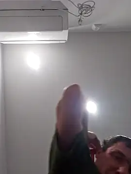 Snapshot of Iliketocooksquirt25 chatting on 10/23/25, 02:11 Iliketocooksquirt25 online show from 10/23/25, 02:11