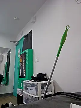 Snapshot of Iliketocooksquirt25 chatting on 10/26/25, 05:35 Iliketocooksquirt25 online show from 10/26/25, 05:35