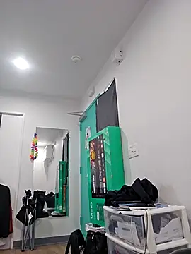 Snapshot of Iliketocooksquirt25 chatting on 11/24/25, 11:04 Iliketocooksquirt25 online show from 11/24/25, 11:04