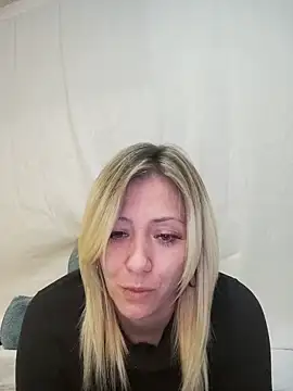 Snapshot of SallyCumLaude chatting on 02/16/25, 07:15 SallyCumLaude online show from 02/16/25, 07:15