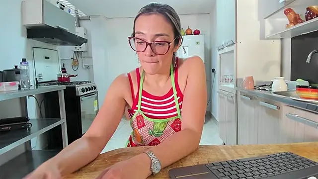 Snapshot of Jessica_Herrera_ chatting on 02/06/25, 07:51 Jessica Herrera online show from 02/06/25, 07:51