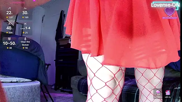 Snapshot of famousALYX chatting on 12/21/25, 08:21 famousALYX online show from 12/21/25, 08:21