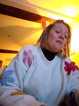 lady charlyne online show from 12/10/24, 07:00