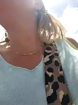 lady charlyne online show from 02/01/25, 04:44