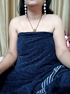 Priya Boudi online show from 02/04/25, 07:44