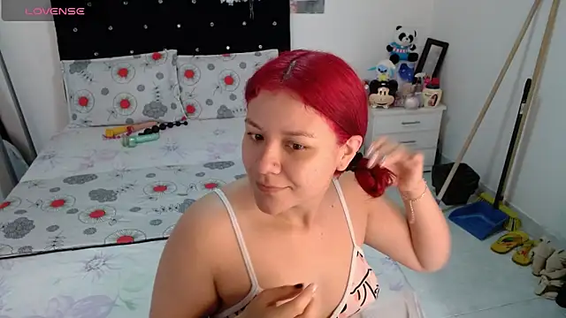 Snapshot of soniafuckboobs chatting on 04/28/26, 12:21 soniafuckboobs online show from 04/28/26, 12:21