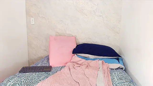 Snapshot of sofi_balvin chatting on 02/14/25, 07:23 sofi balvin online show from 02/14/25, 07:23