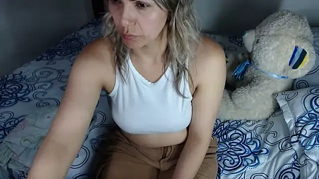 Chantal hott online show from 04/12/26, 08:25