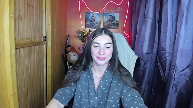 Snapshot of Fiery_Brunette_ chatting on 12/25/24, 11:43 Fiery Brunette  online show from 12/25/24, 11:43