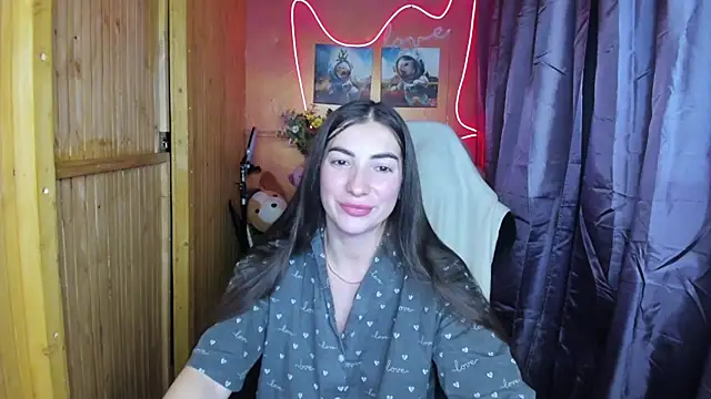 Snapshot of Fiery_Brunette_ chatting on 12/26/24, 02:59 Fiery Brunette  online show from 12/26/24, 02:59