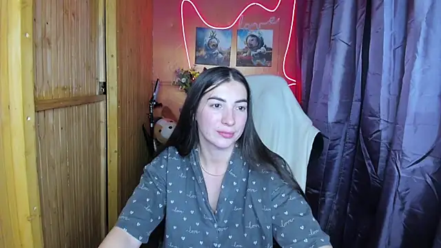 Snapshot of Fiery_Brunette_ chatting on 12/26/24, 06:01 Fiery Brunette  online show from 12/26/24, 06:01