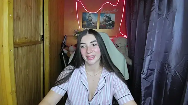 Snapshot of Fiery_Brunette_ chatting on 02/10/25, 09:04 Fiery Brunette  online show from 02/10/25, 09:04