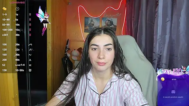 Snapshot of Fiery_Brunette_ chatting on 02/17/25, 06:31 Fiery Brunette  online show from 02/17/25, 06:31