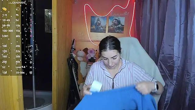 Snapshot of Fiery_Brunette_ chatting on 03/02/25, 11:18 Fiery Brunette  online show from 03/02/25, 11:18