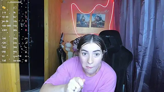 Snapshot of Fiery_Brunette_ chatting on 03/06/25, 09:25 Fiery Brunette  online show from 03/06/25, 09:25