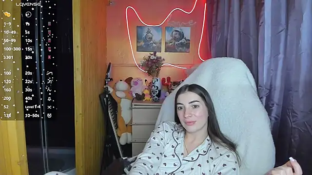 Snapshot of Fiery_Brunette_ chatting on 03/12/25, 11:31 Fiery Brunette  online show from 03/12/25, 11:31