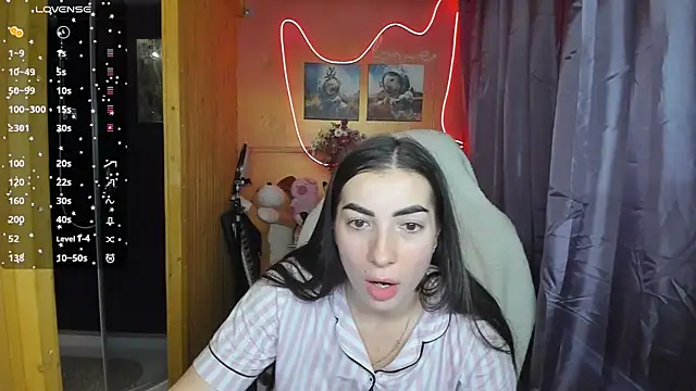 Snapshot of Fiery_Brunette_ chatting on 03/20/25, 05:24 Fiery Brunette  online show from 03/20/25, 05:24