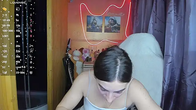 Snapshot of Fiery_Brunette_ chatting on 03/21/25, 04:17 Fiery Brunette  online show from 03/21/25, 04:17