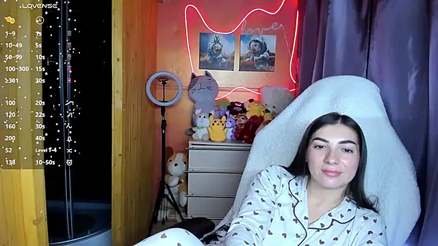 Snapshot of Fiery_Brunette_ chatting on 09/20/25, 05:47 Fiery Brunette  online show from 09/20/25, 05:47