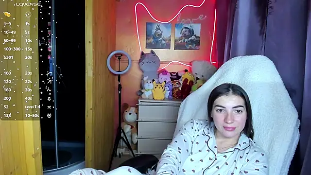 Snapshot of Fiery_Brunette_ chatting on 10/09/25, 01:20 Fiery Brunette  online show from 10/09/25, 01:20