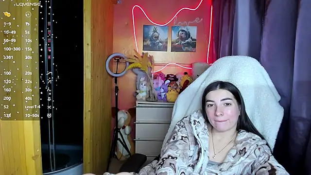 Fiery Brunette  online show from 11/26/25, 09:32