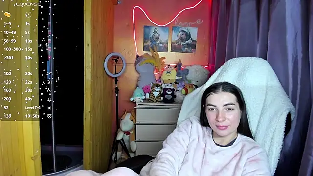 Fiery Brunette  online show from 03/13/26, 05:25