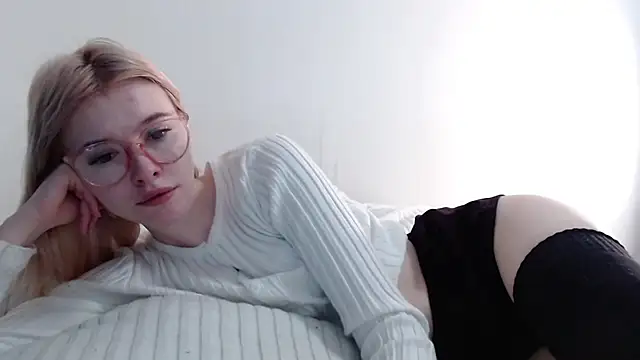 Snapshot of Sataobby chatting on 12/20/24, 01:33 Sataobby online show from 12/20/24, 01:33