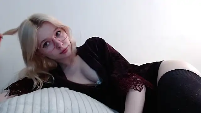 Snapshot of Sataobby chatting on 03/22/25, 03:42 Sataobby online show from 03/22/25, 03:42