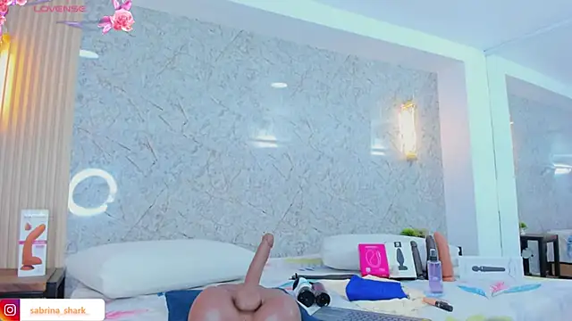 sabrina shark  online show from 11/19/25, 03:17