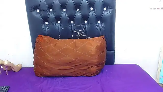 JUICYASSxxx online show from 03/12/25, 11:44