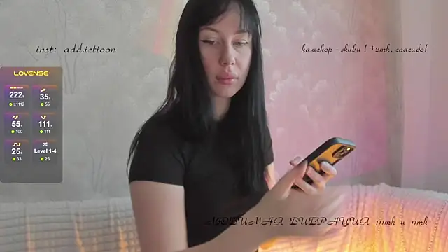 Snapshot of elena_addiction chatting on 01/21/25, 08:19 elena addiction online show from 01/21/25, 08:19