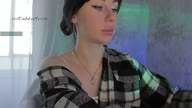 Snapshot of elena_addiction chatting on 03/17/25, 12:25 elena addiction online show from 03/17/25, 12:25