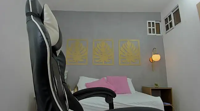 ayla13  online show from 02/12/25, 10:26