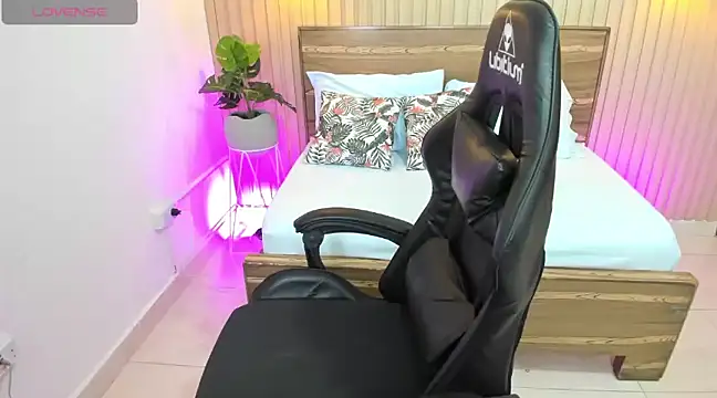 ayla13  online show from 03/20/25, 07:04