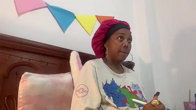 Snapshot of ChocolateCakeQueen chatting on 11/11/25, 12:21 ChocolateCakeQueen online show from 11/11/25, 12:21