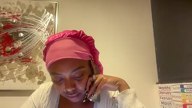 Snapshot of ChocolateCakeQueen chatting on 11/20/25, 01:06 ChocolateCakeQueen online show from 11/20/25, 01:06