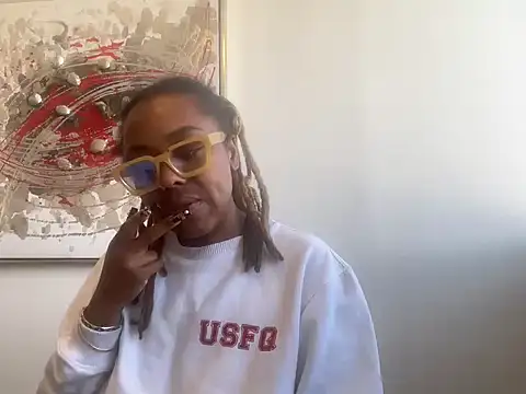 Snapshot of ChocolateCakeQueen chatting on 11/20/25, 01:11 ChocolateCakeQueen online show from 11/20/25, 01:11