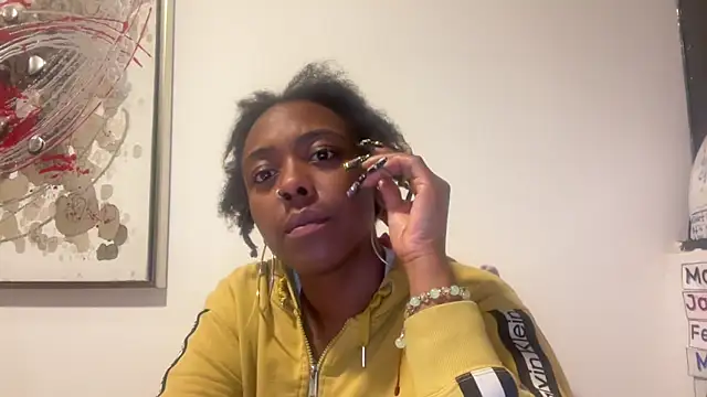 Snapshot of ChocolateCakeQueen chatting on 11/27/25, 03:30 ChocolateCakeQueen online show from 11/27/25, 03:30