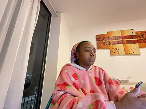 Snapshot of ChocolateCakeQueen chatting on 12/16/25, 12:26 ChocolateCakeQueen online show from 12/16/25, 12:26