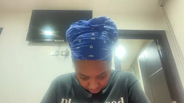 ChocolateCakeQueen online show from 01/15/26, 02:49