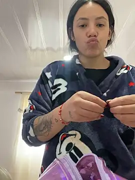 hannahb-e online show from 10/14/25, 06:09