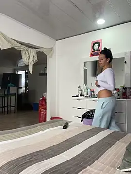 hannahb-e online show from 10/20/25, 03:45