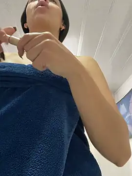 hannahb-e online show from 03/11/26, 12:44