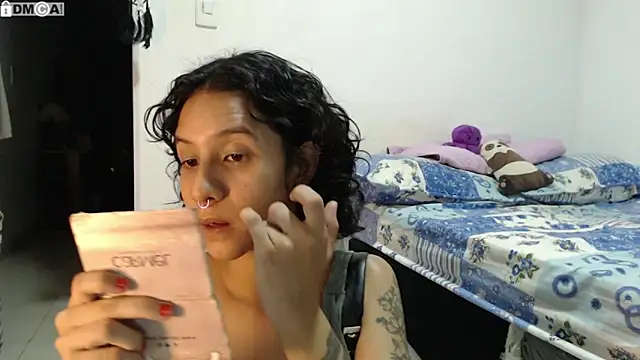 Snapshot of AlinaWoolf_ chatting on 09/19/25, 11:38 AlinaWoolf  online show from 09/19/25, 11:38