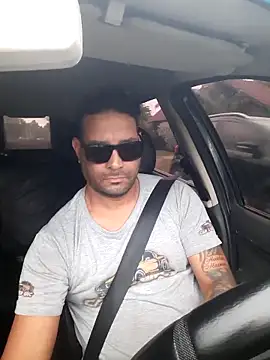 Snapshot of hecwil8 chatting on 11/05/25, 11:21 hecwil8 online show from 11/05/25, 11:21